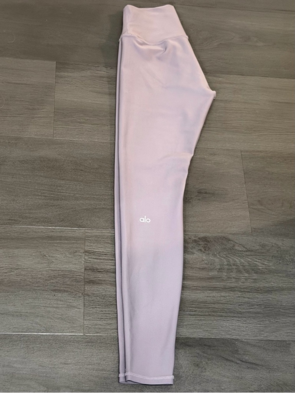Alo High-Rise Leggings in Light Lavender